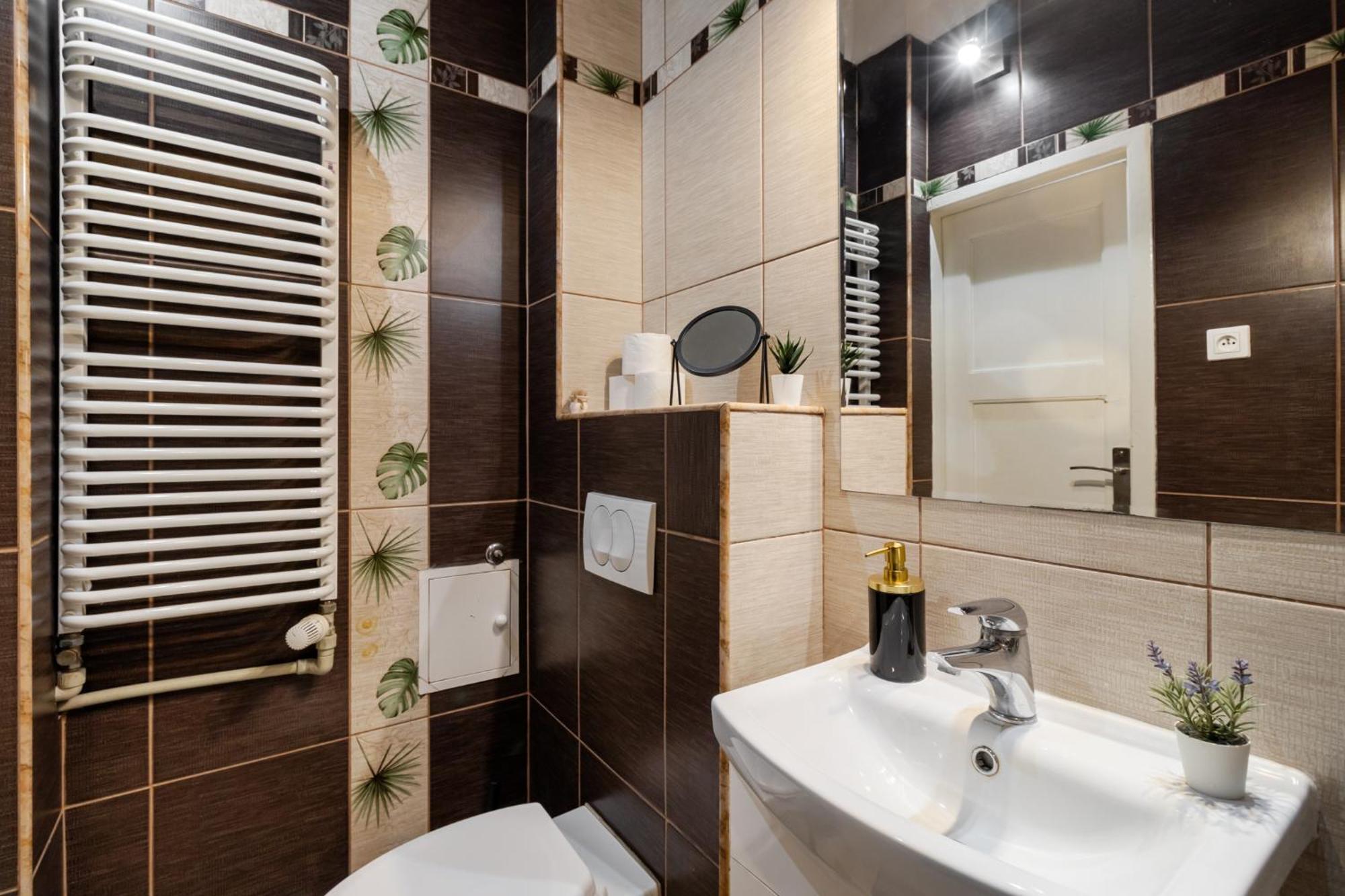 Golden - Huge Comfortable 4 Bedrooms - Old Town - Freta